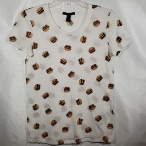 SZ. SMALL FOREVER 21 GRAPHIC T- SHIRT